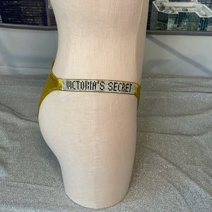 Victoria's Secret Very Sexy Shine Strap Brazilian Panty Medium